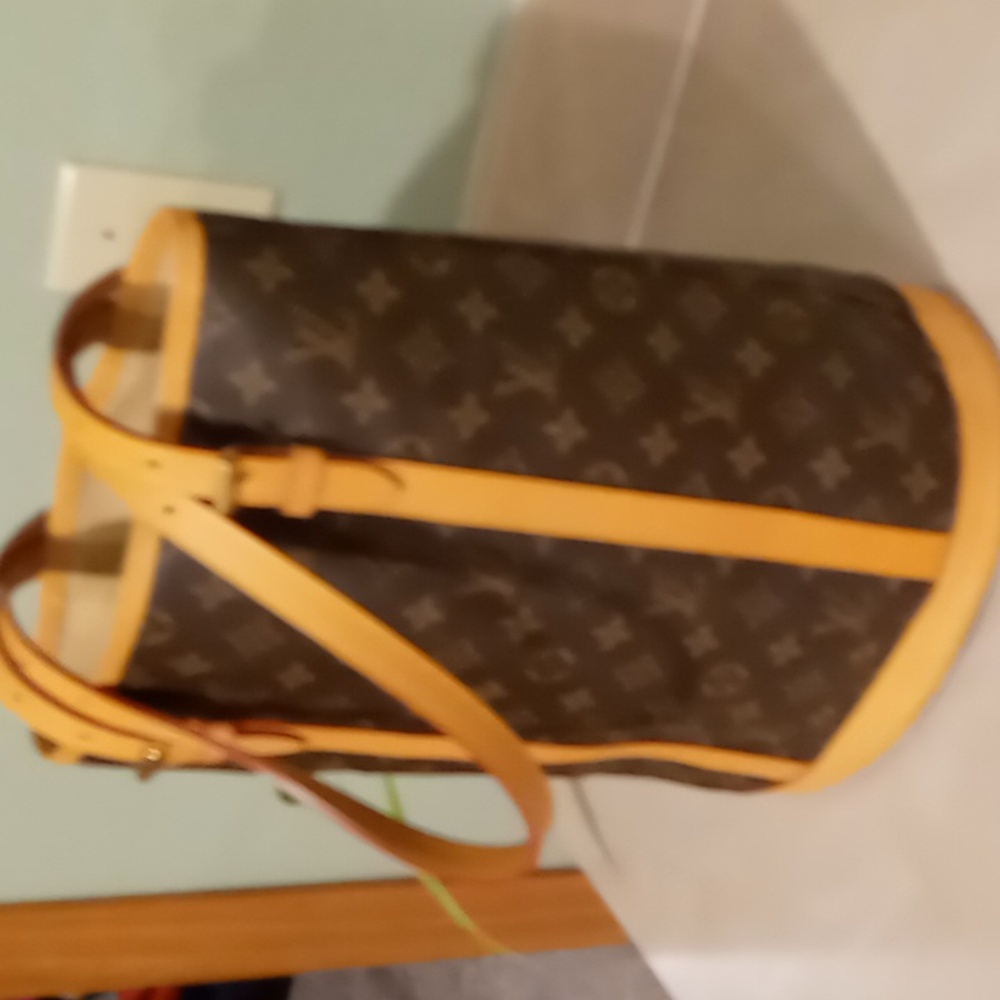 L V Bucket In Excellent Condition - image 3